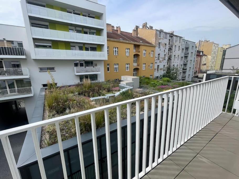 Apartment Karel With Garage Parking Prague Ngoại thất bức ảnh
