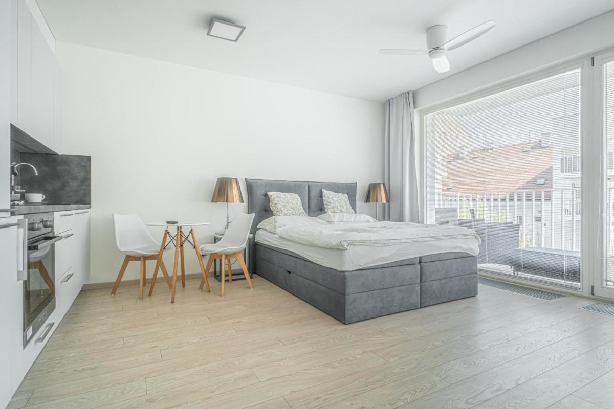 Apartment Karel With Garage Parking Prague Ngoại thất bức ảnh